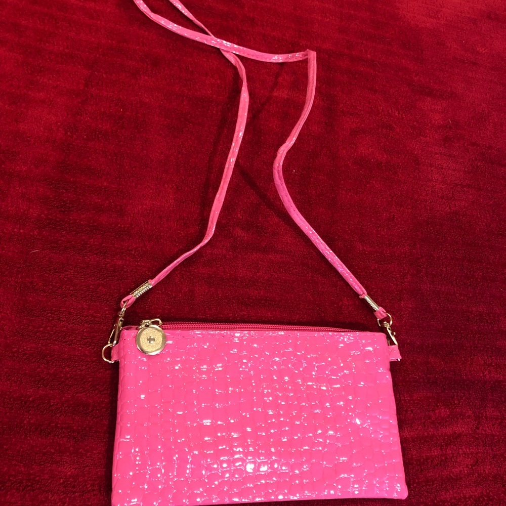 ⛄️Faux leather clutch (in PINK)